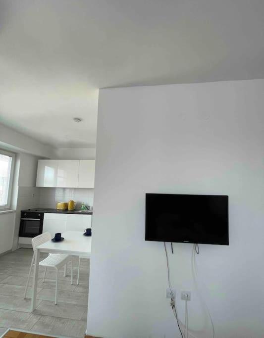 New Modern Rooftop Apartment-Free Private Parking Skopje Exterior foto